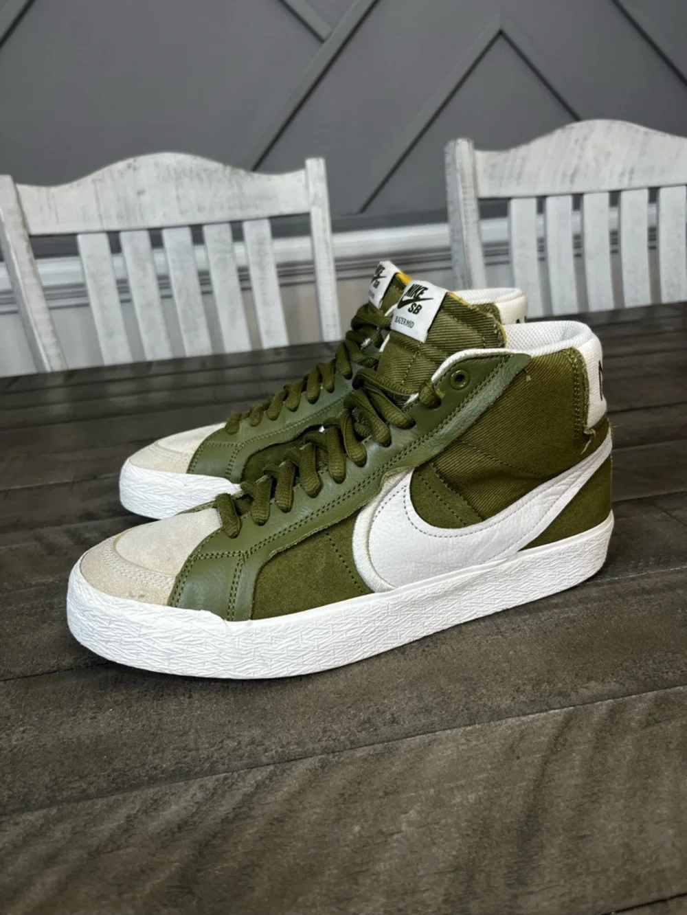 Nike SB Zoom Blazer Mid Premium Plus sneakers in the olive Mens Sz 9.5